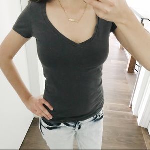 American Eagle V Neck T-Shirt